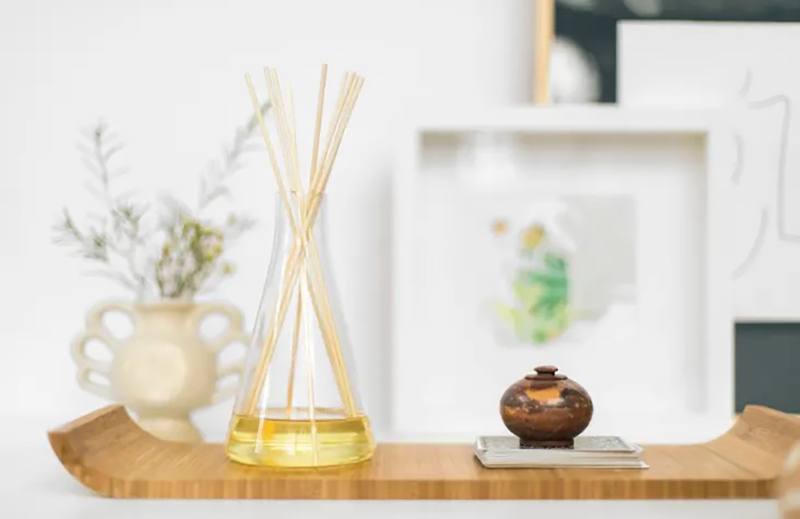 DIY Reed Diffusers: A Natural Alternative to Store-Bought Fragrances